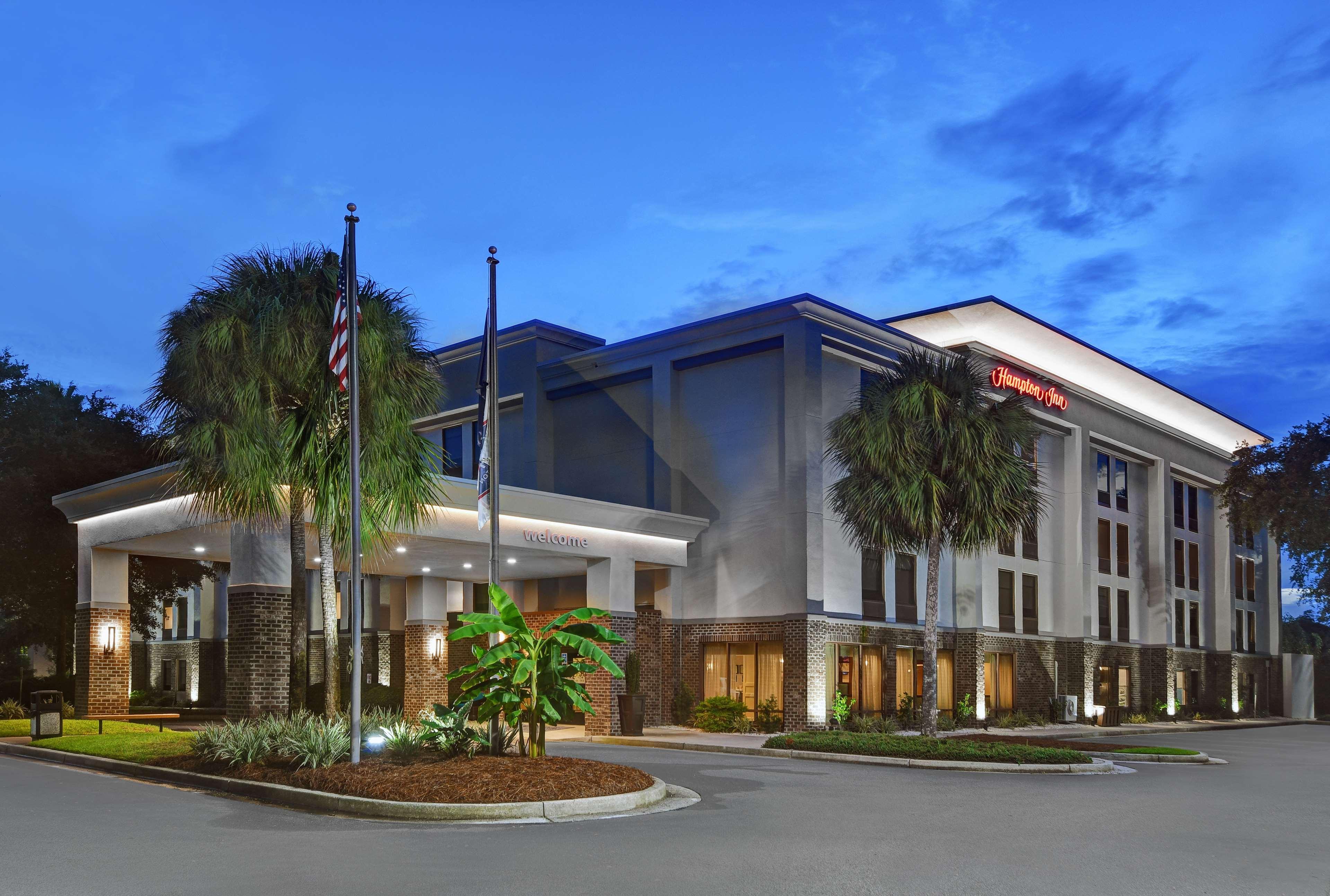 Hampton Inn Patriots Point Чарлстон Екстер'єр фото